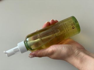 스킨큐어 산다화 순한 클렌징 동백 오일 200ml — 5점을 준 리뷰어가 2023년 5월 올린 사용 사진