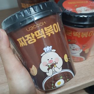 유비쿡 컵떡볶이 매운컵떡볶이2개/ 짜장컵떡볶이 2개  총 4개세트 — 4점을 준 리뷰어가 2021년 3월 올린 사용 사진