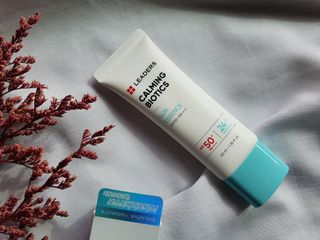 리더스코스메틱 리더스 카밍 바이오틱스 선 에센스 SPF 50+ PA++++ — 5점을 준 리뷰어가 2022년 5월 올린 사용 사진