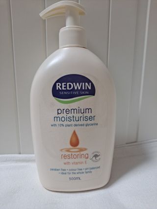 H365 Redwin Premium Moisturiser 레드윈 프리미엄 모이스춰라이저 500ml — 5점을 준 리뷰어가 2021년 4월 올린 사용 사진