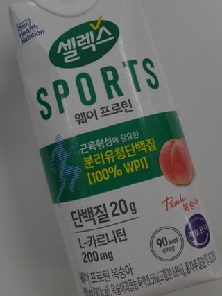 셀렉스스포츠 셀렉스 스포츠 웨이 프로틴 복숭아_ 330ml x 12팩 — 5점을 준 리뷰어가 2021년 3월 올린 사용 사진