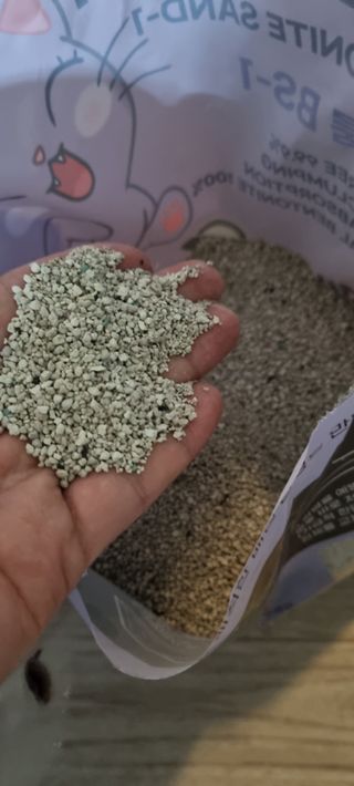 겟플렉스 켓플렉스 캣츠룸BS-1 고양이모래 4kg — 5점을 준 리뷰어가 2021년 3월 올린 사용 사진