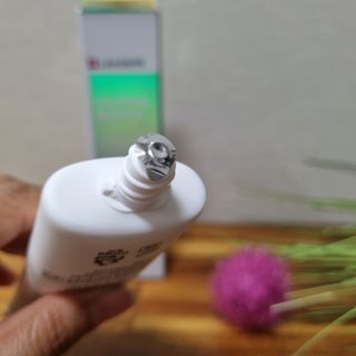리더스코스메틱 리더스 카밍 바이오틱스 선 에센스 SPF 50+ PA++++ — 5점을 준 리뷰어가 2022년 6월 올린 사용 사진