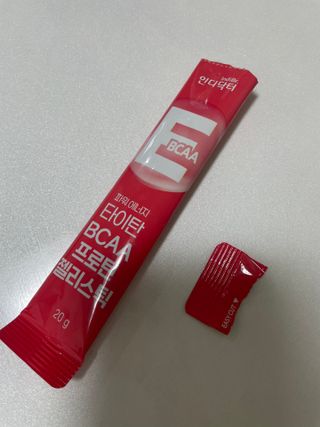 [인디닥터] 타이탄 BCAA 프로틴 젤리스틱 — 4점을 준 리뷰어가 2022년 6월 올린 사용 사진