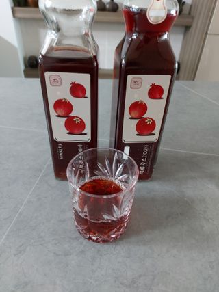 [바이윙클] 페르시아 유기농 석류 착즙주스 750ml 2병 + 선물박스 세트 — 4.5점을 준 리뷰어가 2022년 2월 올린 사용 사진