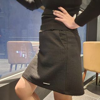 [구매평] 다운블로우 여성 스포츠 골프웨어 매직밴딩 자가드 스커트 DB 2512W — 5점을 준 리뷰어가 2025년 10월 올린 사용 사진