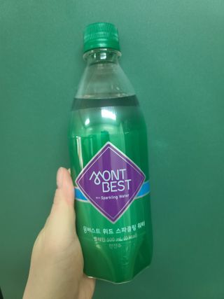 몽베스트 Montbest with Sparkling water Plain 20병 — 5점을 준 리뷰어가 2021년 11월 올린 사용 사진