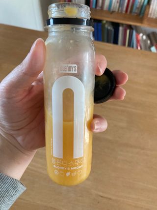 BLENDY'S 핑크 스무디+블론디 스무디 — 5점을 준 리뷰어가 2021년 12월 올린 사용 사진
