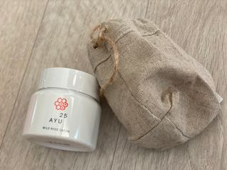 AYU25[아유트웬티파이브]다마스크로즈워터 베이스 천연 수분 촉촉 크림 — 5점을 준 리뷰어가 2021년 4월 올린 사용 사진
