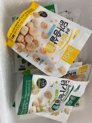 굽네몰 [굽네] 탱글탱글 닭가슴살볼 3종, 닭가슴살 오븐 스테이크 3종 — 4.5점을 준 리뷰어가 2021년 5월 올린 사용 사진