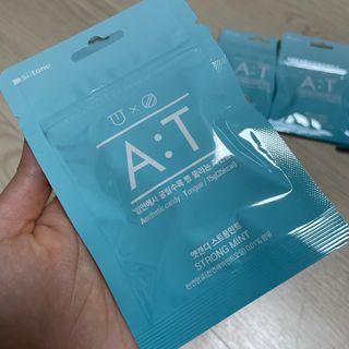 입 냄새 완화에 도움을 주는 에티켓 캔디 앳캔디 스트롱민트 — 5점을 준 리뷰어가 2021년 2월 올린 사용 사진