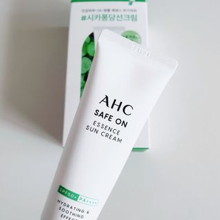 [AHC] 세이프온 에센스 선크림 올리브영 스페셜 증정 기획세트 — 5점을 준 리뷰어가 2022년 6월 올린 사용 사진