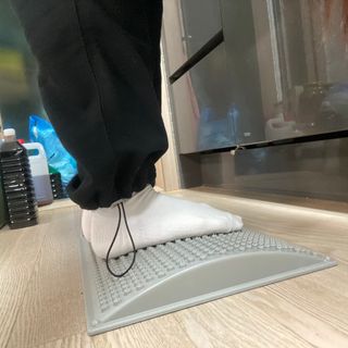 창신리빙 프랑코 강력 지압보드 — 5점을 준 리뷰어가 2022년 11월 올린 사용 사진