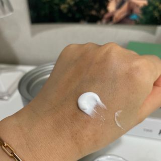 CRE8SKIN(크리에이트스킨) 화사한크림 — 4.5점을 준 리뷰어가 2022년 3월 올린 사용 사진
