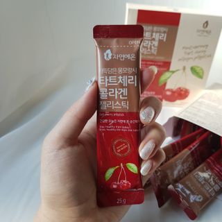 자연에온 가득담은 몽모랑시 타트체리 콜라겐 젤리스틱 — 5점을 준 리뷰어가 2021년 1월 올린 사용 사진