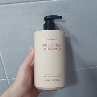 프리마인 더이상 뻣뻣하고 효과없는 탈모샴푸는 NO. 근본부터 케어하는 셀베이스 그린티샴푸(500ml) — 5점을 준 리뷰어가 2023년 3월 올린 사용 사진