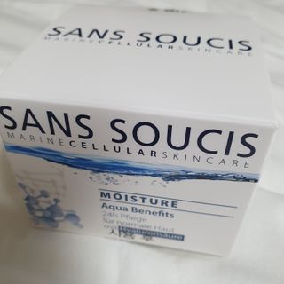 산수시 아쿠아 베네핏 24h 수부지 물광 속건조 수분크림 50ml — 4.5점을 준 리뷰어가 2021년 6월 올린 사용 사진