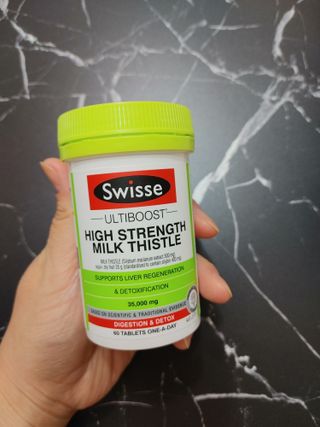 Swisse 스위스 고함량 밀크씨슬 35,000mg 60정 — 5점을 준 리뷰어가 2021년 11월 올린 사용 사진