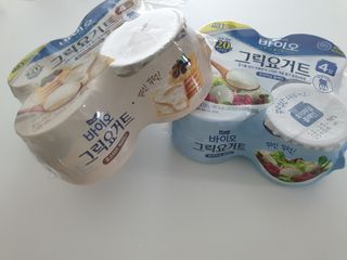 매일바이오 그릭요거트 오리지널 플레인 4개, 로스터리 커피믹스 4개 — 5점을 준 리뷰어가 2021년 12월 올린 사용 사진