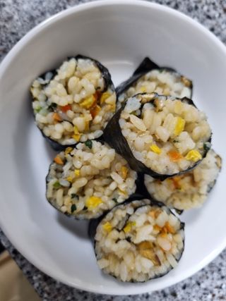 해풀잎 누구나 김밥*1ea [(혼합야채 35g *1ea,  김밥김 (5g, 5ea),  양념간장 (6g, 5ea), 참기름(5g, 2ea)] — 5점을 준 리뷰어가 2022년 10월 올린 사용 사진