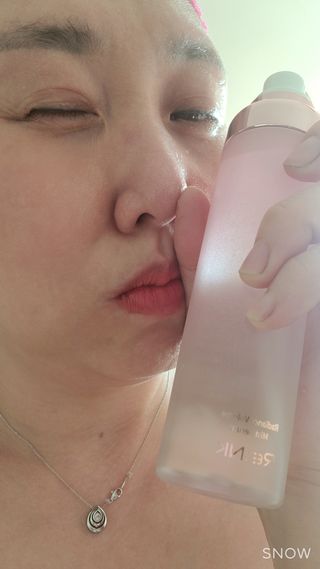리엔케이 핑크 볼륨 래디언스 컬러크림 스페셜 에디션 3종 — 4점을 준 리뷰어가 2022년 10월 올린 사용 사진