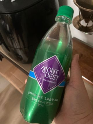 몽베스트 Montbest with Sparkling water Plain 20병 — 4.5점을 준 리뷰어가 2022년 8월 올린 사용 사진