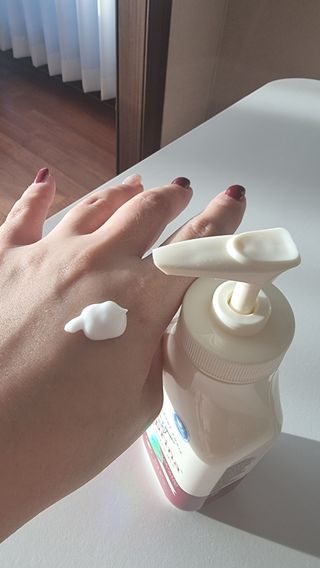 카프리나 프레쉬 산양밀크 모이스춰라이징 바디로션 350ml(오리지널향) — 5점을 준 리뷰어가 2022년 12월 올린 사용 사진