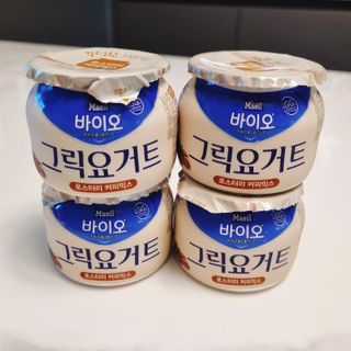 매일바이오 그릭요거트 오리지널 플레인 4개, 로스터리 커피믹스 4개 — 5점을 준 리뷰어가 2021년 12월 올린 사용 사진