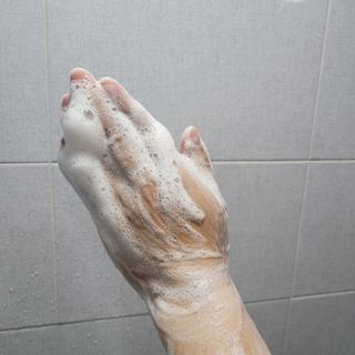올리브 오일 스킨케어 컴퍼니 [OOSC] 향기로운 보습 로즈 제라늄 바디워시 500ml — 5점을 준 리뷰어가 2021년 5월 올린 사용 사진