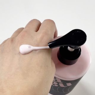 난나 살몬 스파이더 검버섯 미백 톤업 화이트닝 연어 앰플 크림 300ml 대용량 — 5점을 준 리뷰어가 2022년 8월 올린 사용 사진