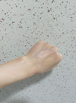나우 [리브엠] 123억개 엑소좀으로 채운 눈부신 광채, 엑소코어 화이트닝 텐션 앰플 — 5점을 준 리뷰어가 2023년 8월 올린 사용 사진
