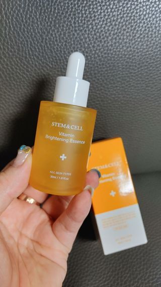 체르엠 스템앤셀 비타민 브라이트닝 에센스 30ml 1개 — 5점을 준 리뷰어가 2021년 9월 올린 사용 사진