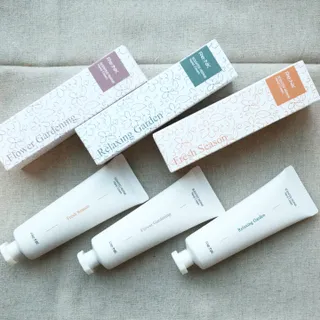 리엔케이 센티드 리페어 핸드크림 SET - 3 fragrance — 5점을 준 리뷰어가 2022년 11월 올린 사용 사진