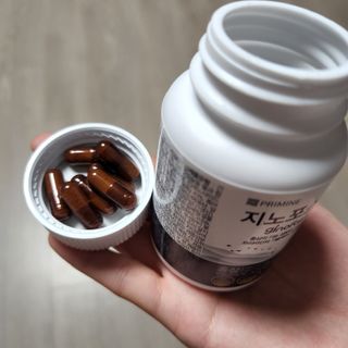 프리마인 홍삼의 강력한 에너지, 이제는 흡수율을 높인 최첨단 캡슐로 간편하게 초고속 충전하세요. — 4점을 준 리뷰어가 2022년 8월 올린 사용 사진