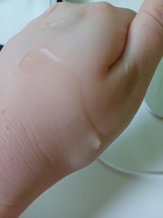 스킨큐어 산다화 비타민c 화이트닝 에센스 30ml — 5점을 준 리뷰어가 2024년 1월 올린 사용 사진