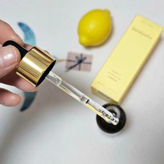 스킨큐어 산다화 비타민c 화이트닝 에센스 30ml — 5점을 준 리뷰어가 2023년 10월 올린 사용 사진