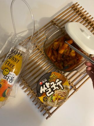 한성기업 무볼레 닭떡볶이+해물떡볶이 2종 세트 — 4점을 준 리뷰어가 2021년 9월 올린 사용 사진