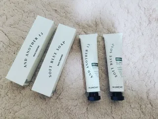 멈칫(MUMCHIT) 넥퍼퓸 NECKPERFUME 2가지 향 — 5점을 준 리뷰어가 2021년 11월 올린 사용 사진