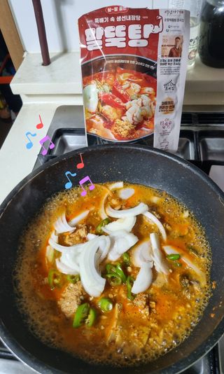 소담스퀘어 상암 궁중해물탕조씨집 백년가게 조씨집 팔뚝탕1인분550g — 5점을 준 리뷰어가 2022년 12월 올린 사용 사진
