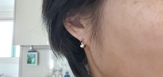 [골드앤디어] 14K 사선 큐빅 원터치 귀걸이_3color — 5점을 준 리뷰어가 2021년 6월 올린 사용 사진