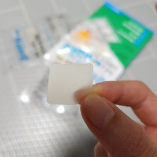 [큐어반H 커팅] 간편하게 떼서 쓰는 자외선차단 습윤밴드 (1팩/30매입) — 5점을 준 리뷰어가 2022년 11월 올린 사용 사진
