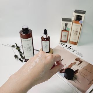 보타니티 [홍]조[진]정[결]케어 플라본 부스터 210ml / 플라본 세럼 50ml — 5점을 준 리뷰어가 2022년 7월 올린 사용 사진