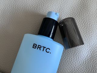 비알티씨 BRTC 파워 옴므 올인원 솔루션 200ml — 5점을 준 리뷰어가 2022년 12월 올린 사용 사진