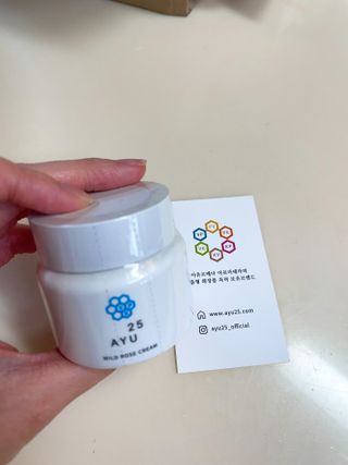 AYU25[아유트웬티파이브]다마스크로즈워터 베이스 천연 수분 촉촉 크림 — 3점을 준 리뷰어가 2021년 4월 올린 사용 사진
