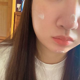 [후르디아] 모공블러 비건 선 프라이머 — 4.5점을 준 리뷰어가 2022년 6월 올린 사용 사진