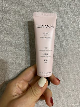 러브모아 향수 고체향수 승무원 고체향수 바르는 향수 니치향수 도손 우드세이지 앤 씨솔트 — 3.5점을 준 리뷰어가 2023년 1월 올린 사용 사진