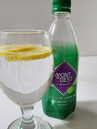 몽베스트 Montbest with Sparkling water Lime20병 — 5점을 준 리뷰어가 2022년 10월 올린 사용 사진
