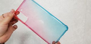 뮤즈캔 갤럭시S21 시리즈 그라데이션 탱크방탄 케이스 — 5점을 준 리뷰어가 2021년 2월 올린 사용 사진