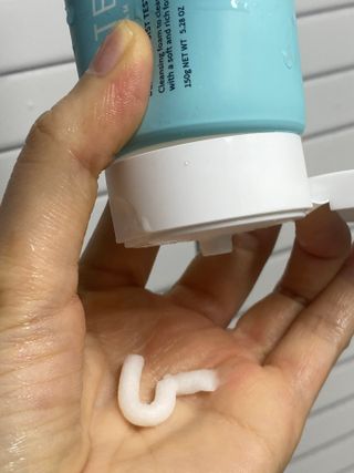 오투에니원 화이트 스완 퍼펙트 폼 클렌징 150g 퍼프증정 — 5점을 준 리뷰어가 2022년 12월 올린 사용 사진