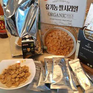 씨알푸드 유기농 쌀 시리얼 390g + 갓 구운 유기농 발아통곡물 150g — 5점을 준 리뷰어가 2022년 1월 올린 사용 사진